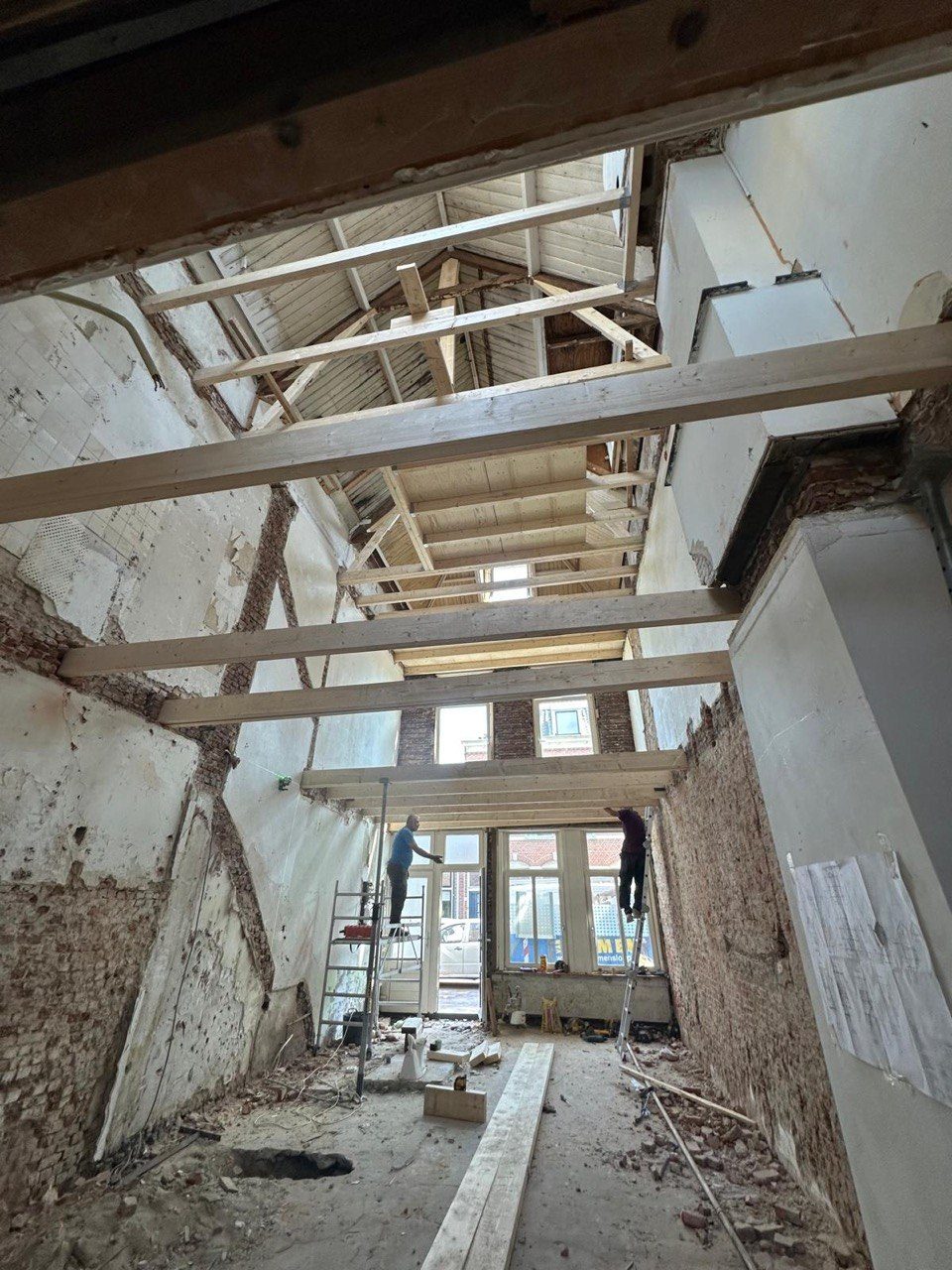 Renovatie in uitvoering: nieuwe balklagen over twee verdiepingen